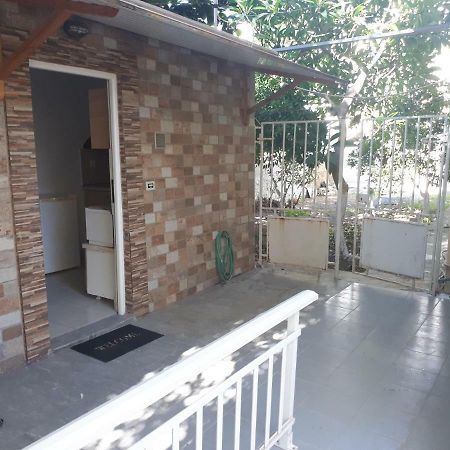 Vivian'S Small House Apartment Rhodes City Exterior foto