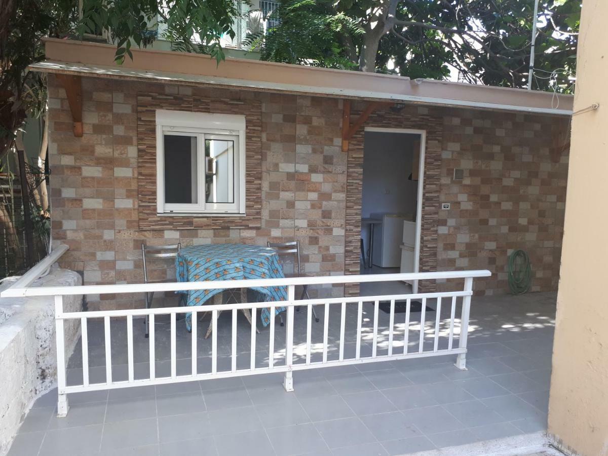 Vivian'S Small House Apartment Rhodes City Exterior foto