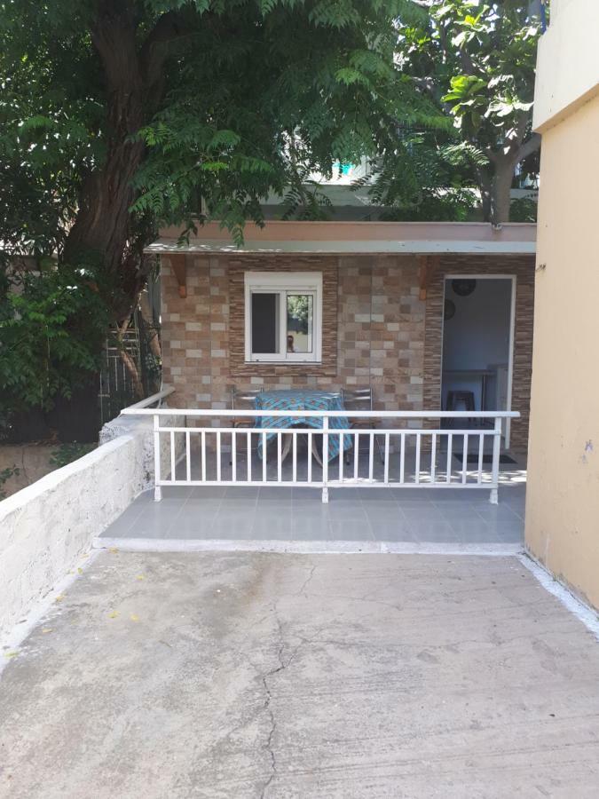 Vivian'S Small House Apartment Rhodes City Exterior foto